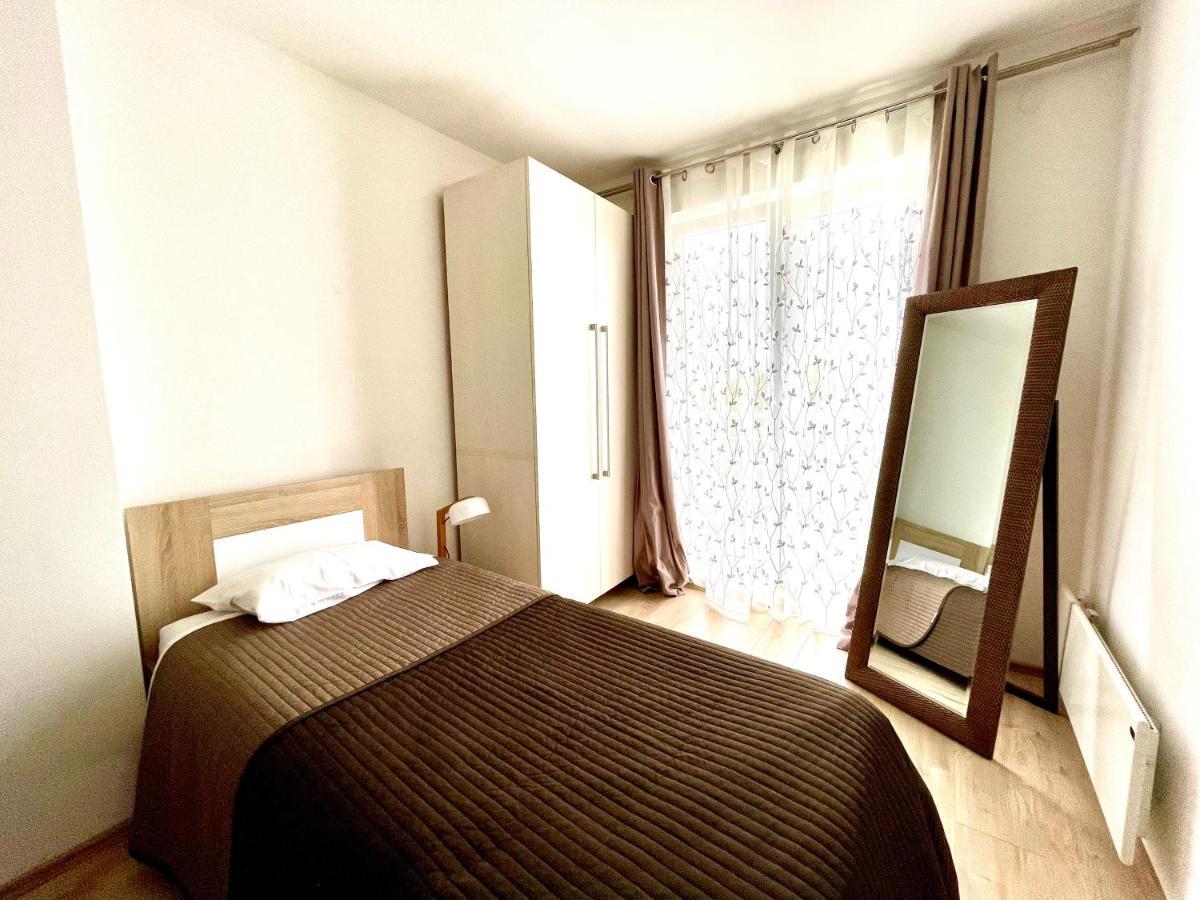 Cozy Apartments In Belgrade, Cukarica, Zeleznik, Free Parking And Wifi Kültér fotó