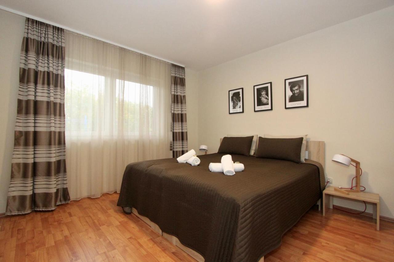 Cozy Apartments In Belgrade, Cukarica, Zeleznik, Free Parking And Wifi Kültér fotó