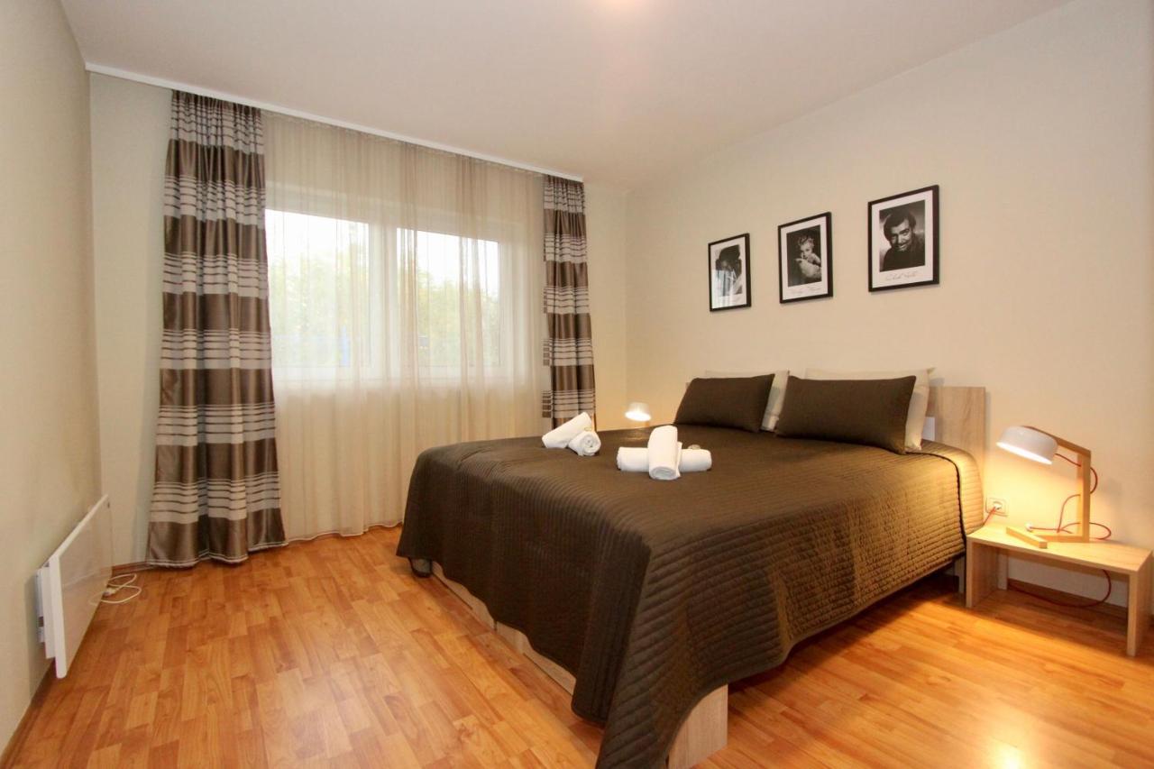 Cozy Apartments In Belgrade, Cukarica, Zeleznik, Free Parking And Wifi Kültér fotó